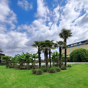 Royal Garden Hotel