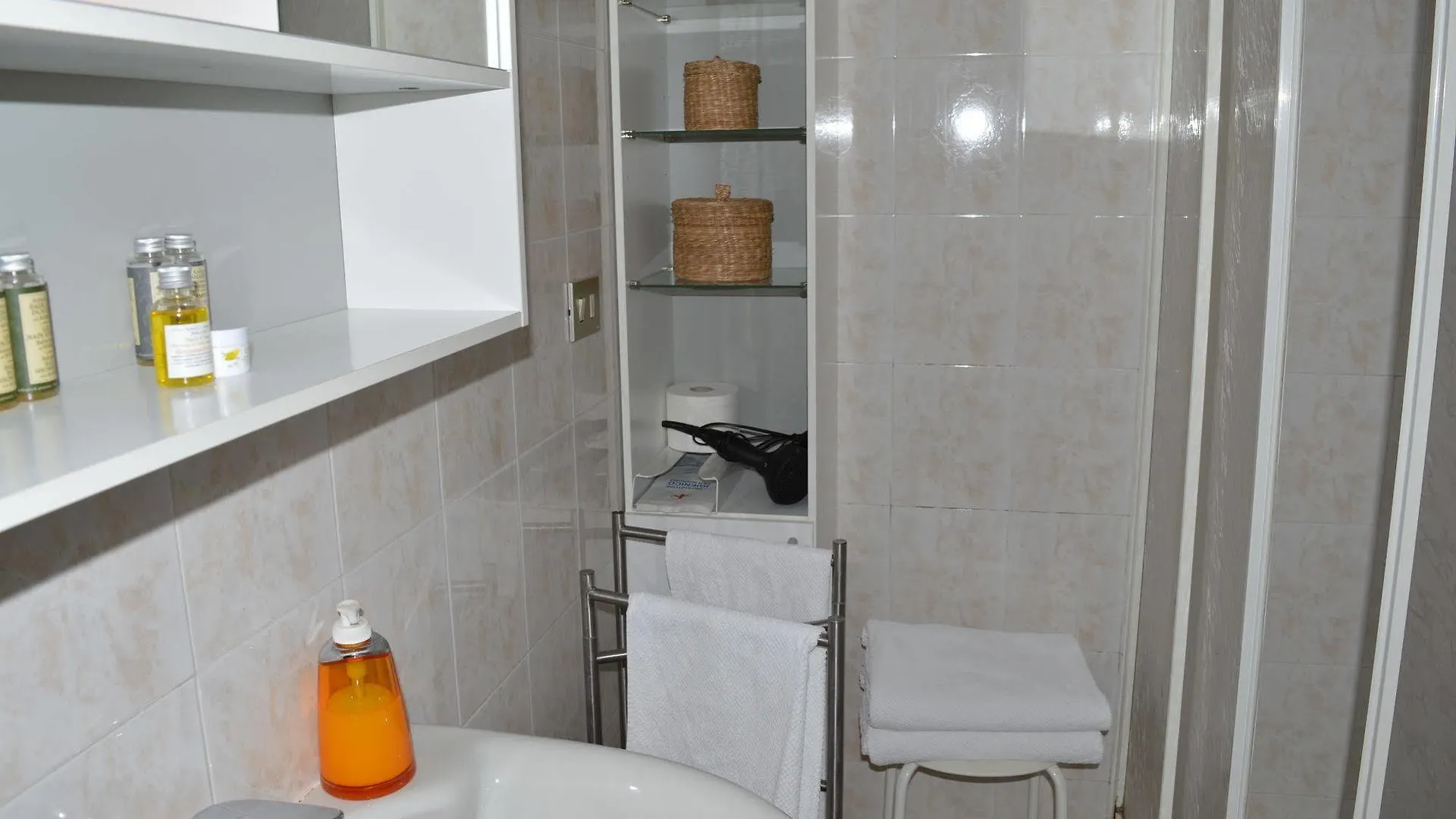 *** Affittacamere Hotel Il Giardino Nel Parco R&B Bologna Italia